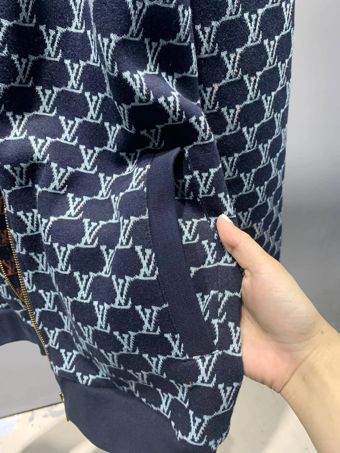 wg.luxury- 8V oversized item:D-F431J5508